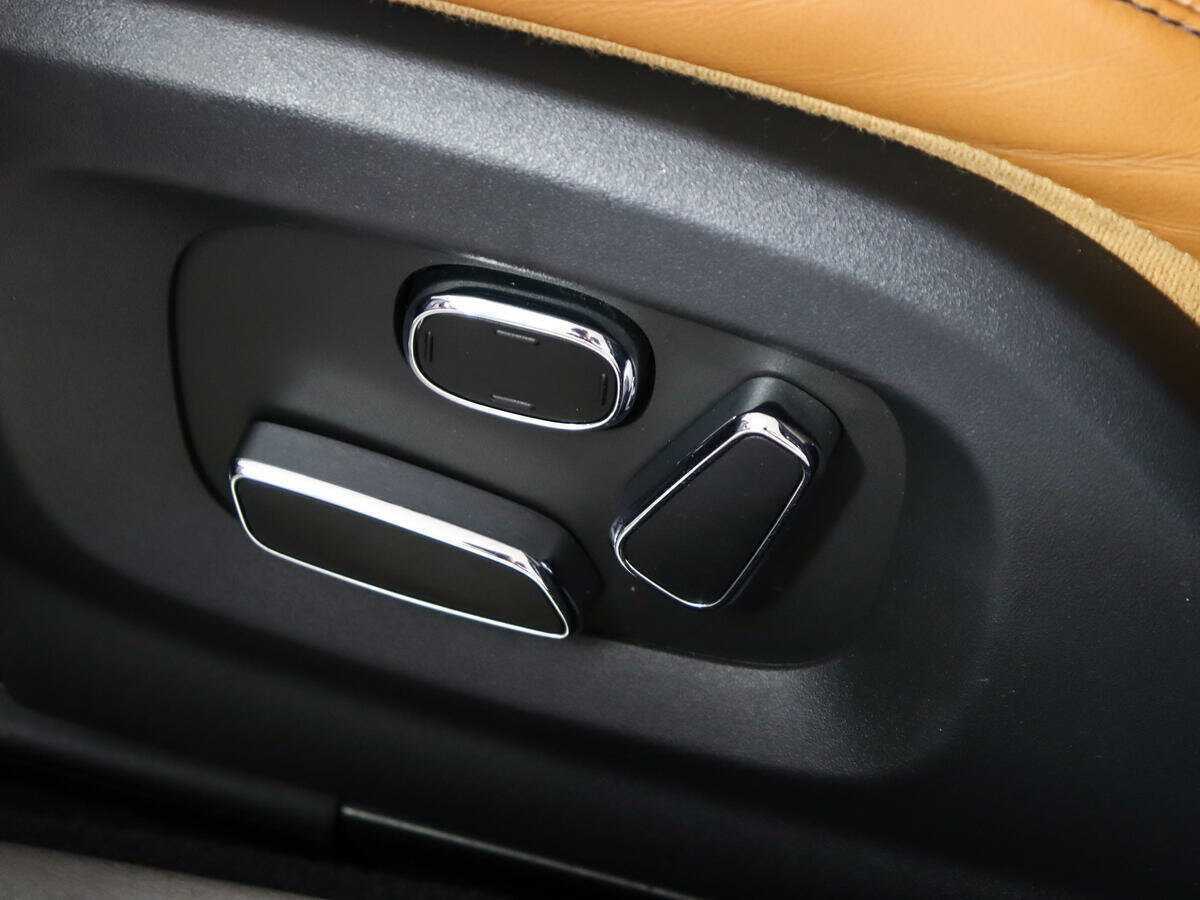 Б/У Ягуар ИксДжи 2014 года. Фото: #22