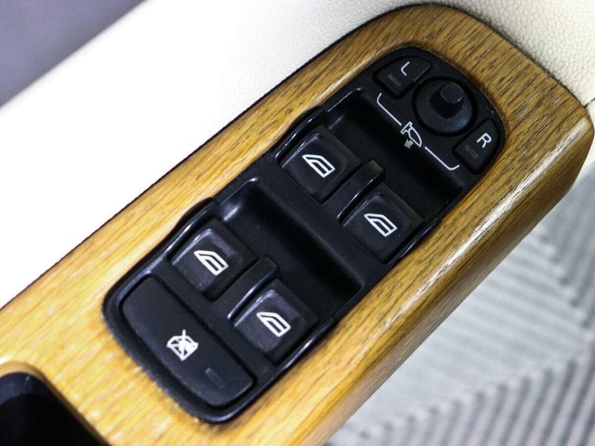 Б/У Вольво С40 2008 года. Фото: #12