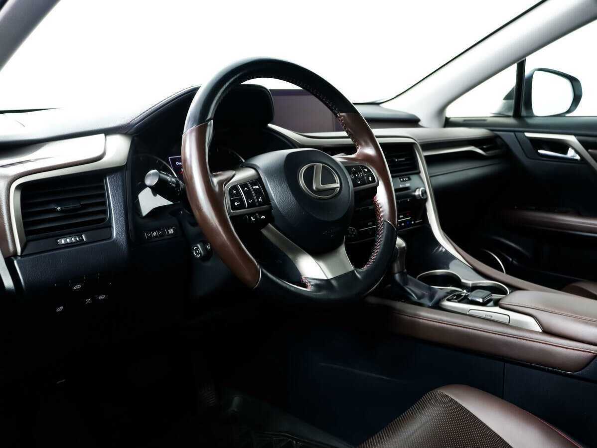 Б/У Лексус Р-Икс 2018 года. Фото: #12