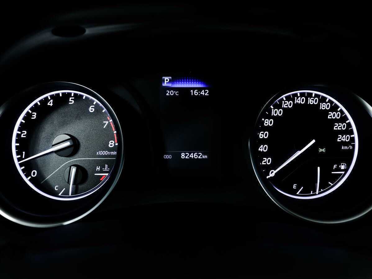 Б/У Тойота Камри 2021 года. Фото: #9