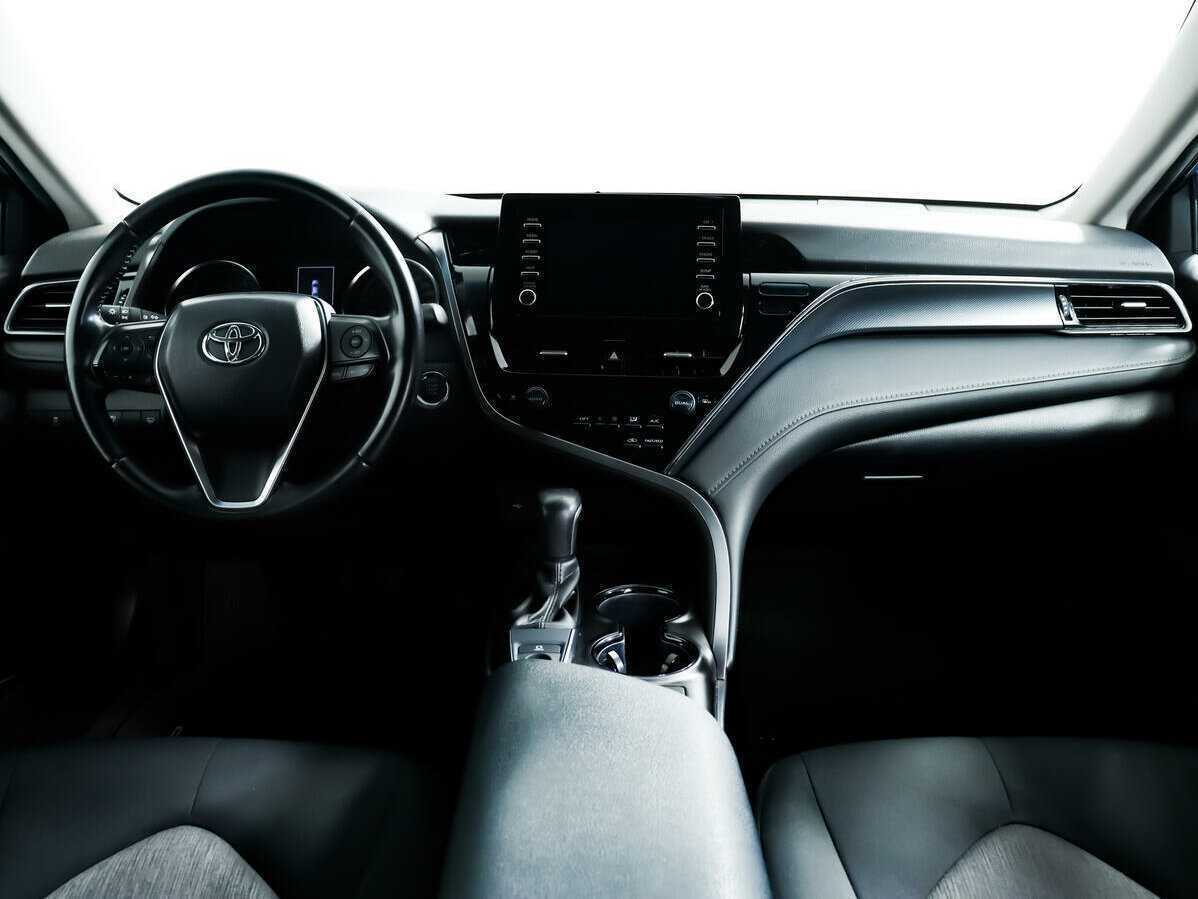 Б/У Тойота Камри 2021 года. Фото: #10