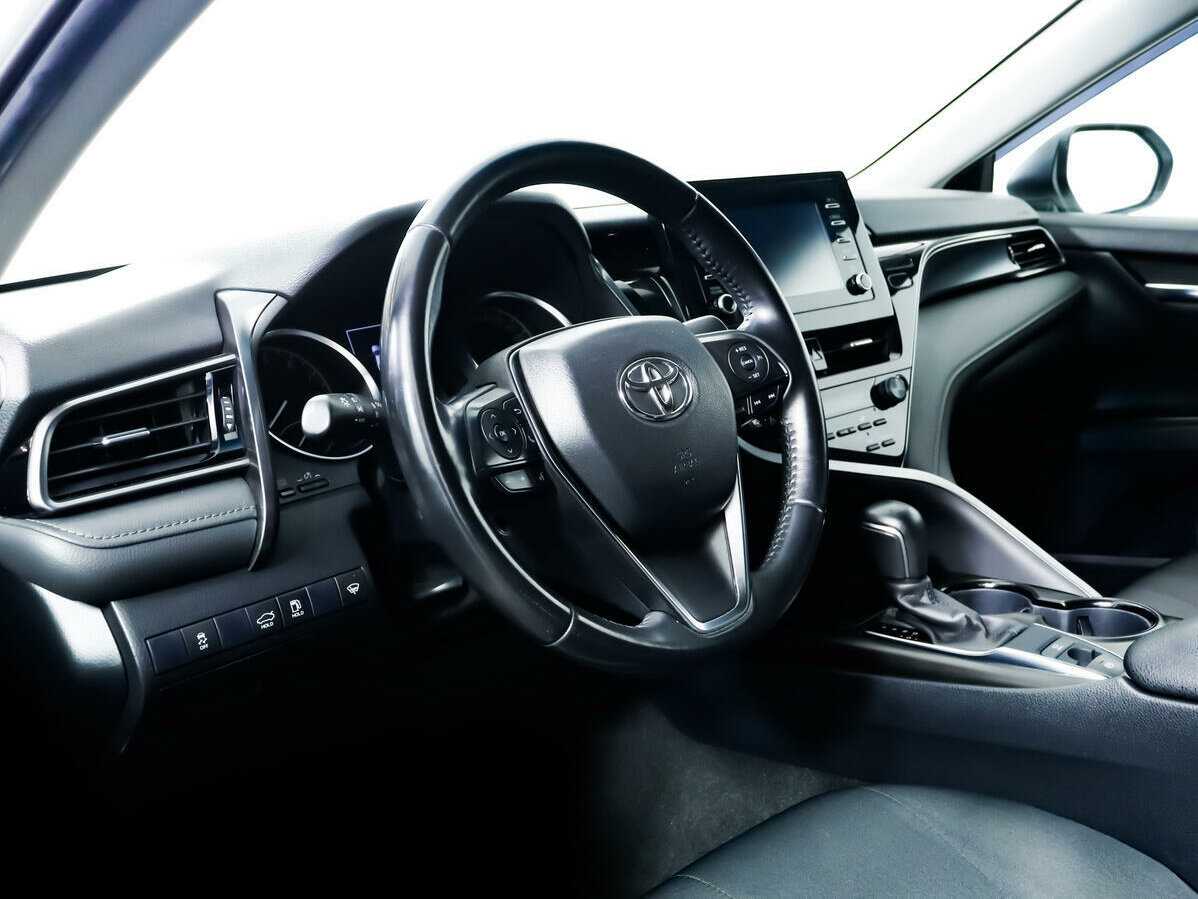 Б/У Тойота Камри 2021 года. Фото: #12