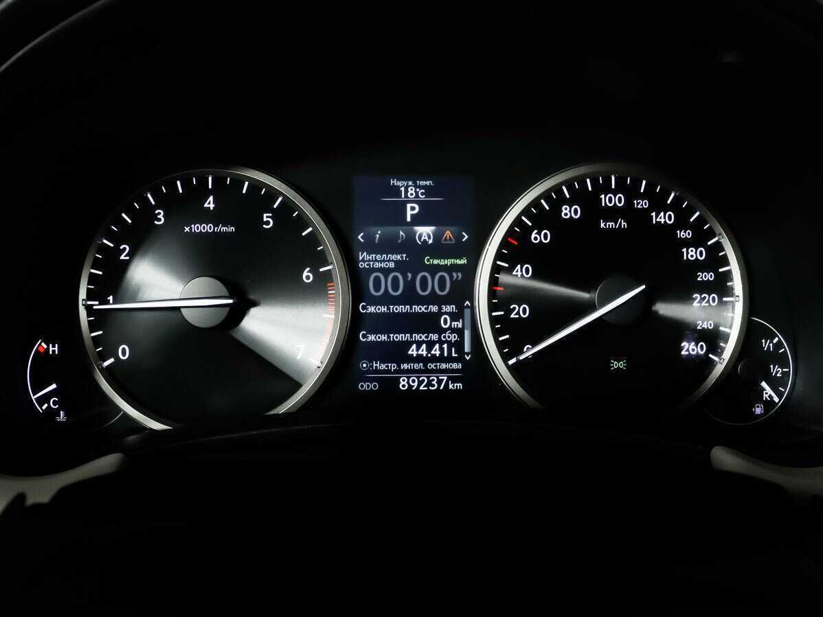 Б/У Лексус Н-Икс 2015 года. Фото: #9