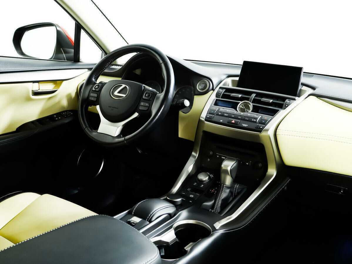 Б/У Лексус Н-Икс 2016 года. Фото: #8