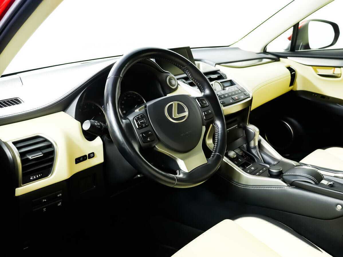 Б/У Лексус Н-Икс 2016 года. Фото: #12