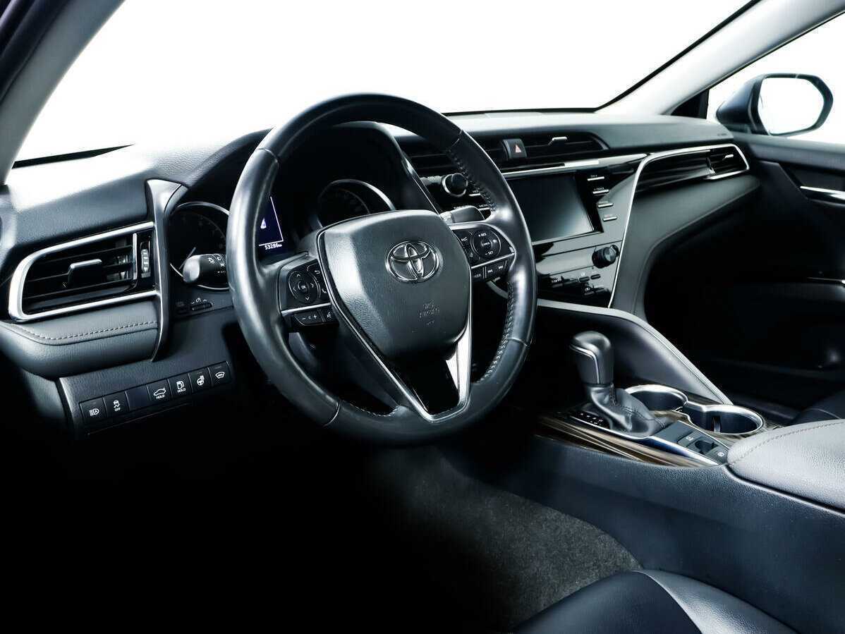 Б/У Тойота Камри 2020 года. Фото: #10