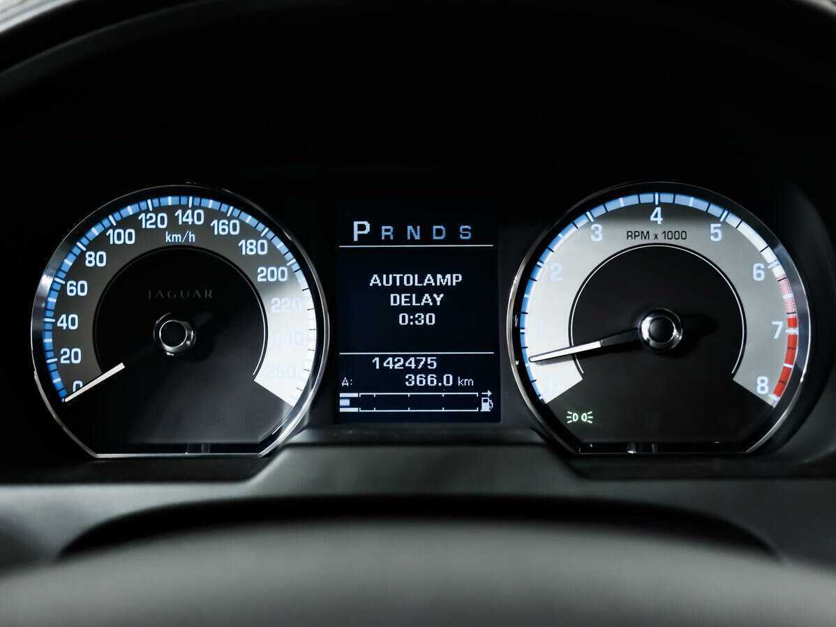 Б/У Ягуар ИксФ 2008 года. Фото: #7