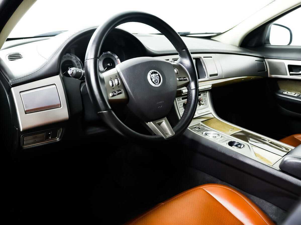 Б/У Ягуар ИксФ 2008 года. Фото: #10