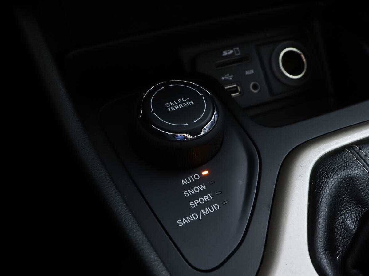 Б/У Джип Чироки 2014 года. Фото: #19