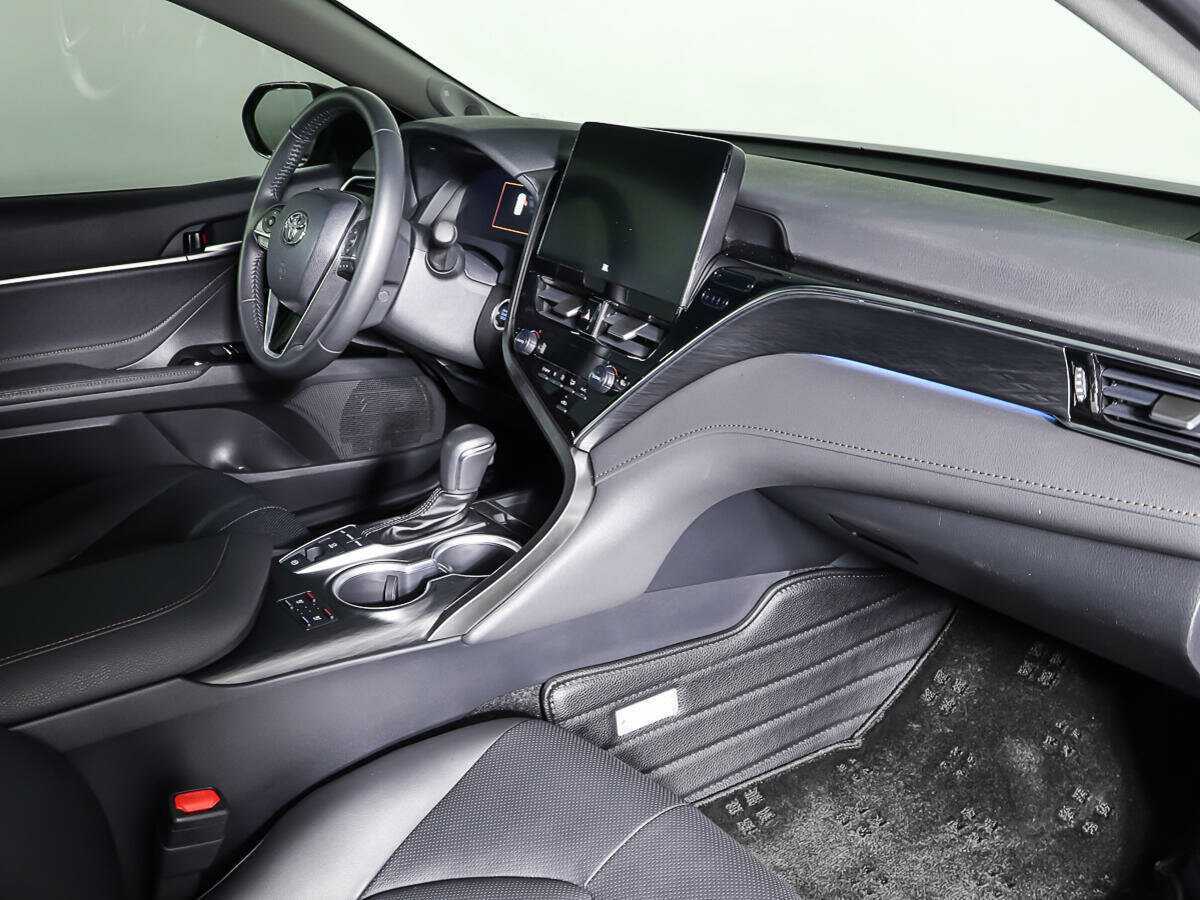 Б/У Тойота Камри 2023 года. Фото: #9