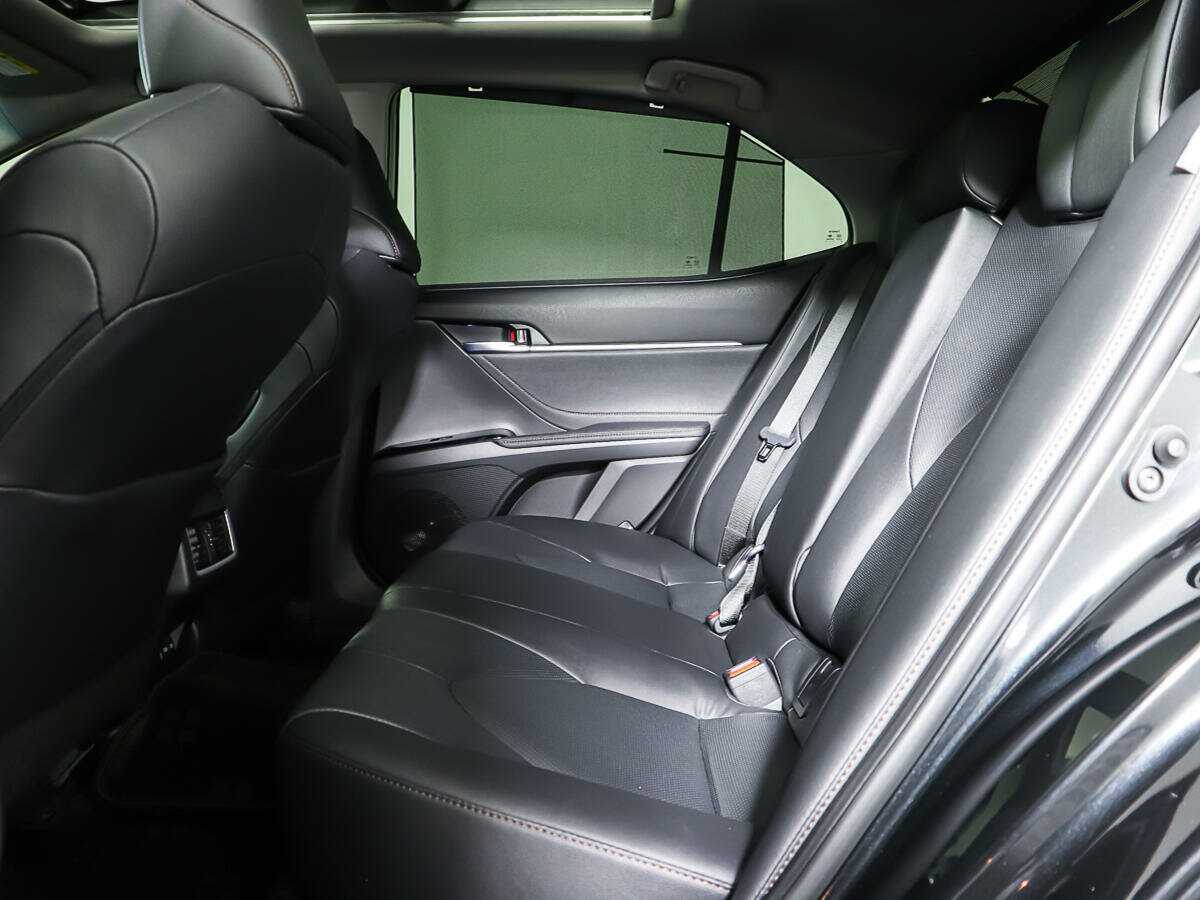 Б/У Тойота Камри 2023 года. Фото: #10