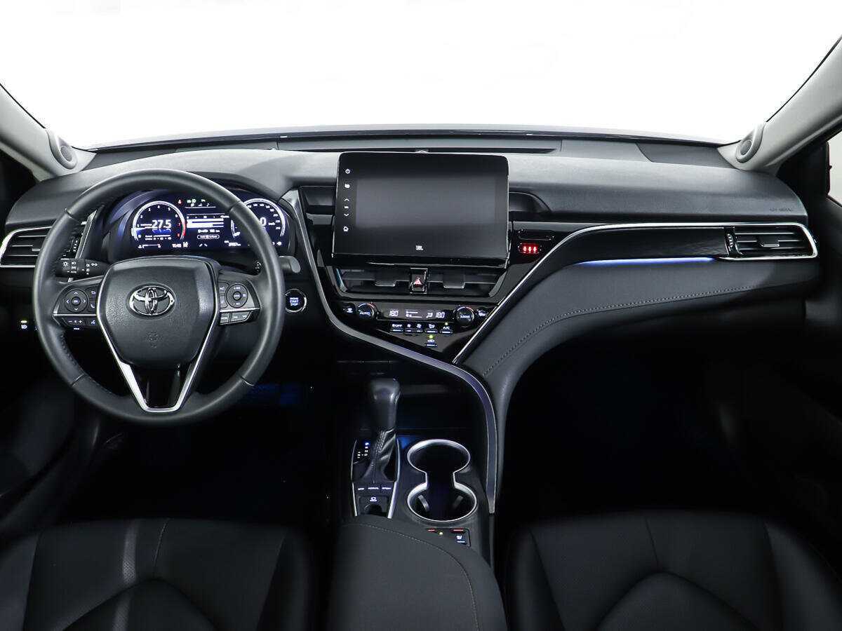 Б/У Тойота Камри 2023 года. Фото: #13