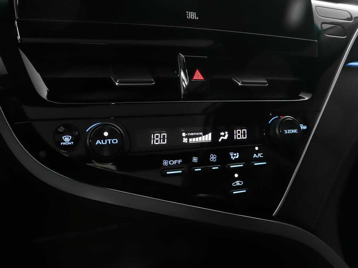 Б/У Тойота Камри 2023 года. Фото: #21