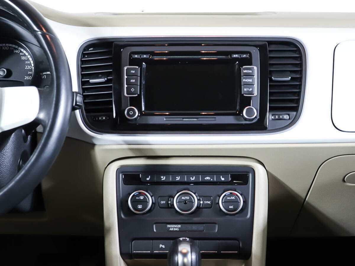 Б/У Фольксваген Битл 2014 года. Фото: #11