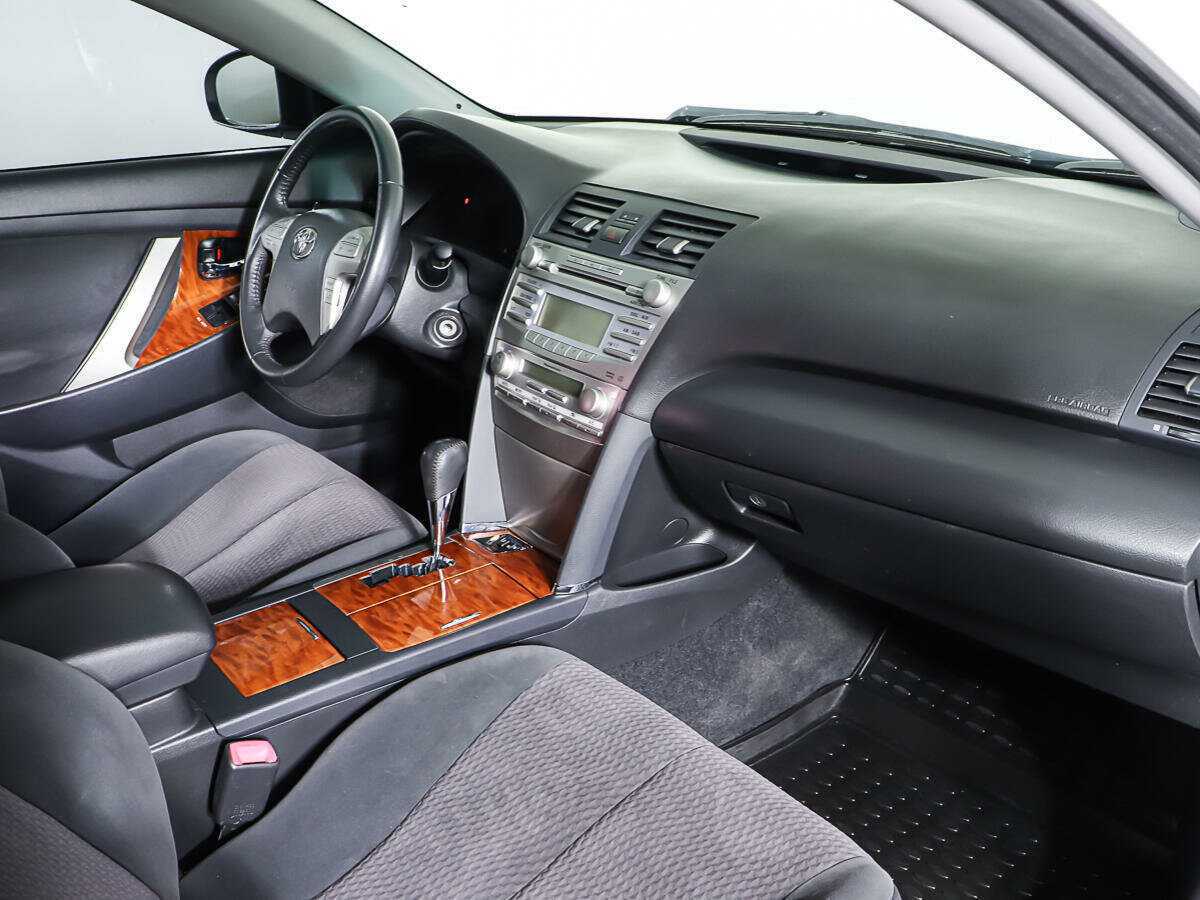 Б/У Тойота Камри 2010 года. Фото: #8