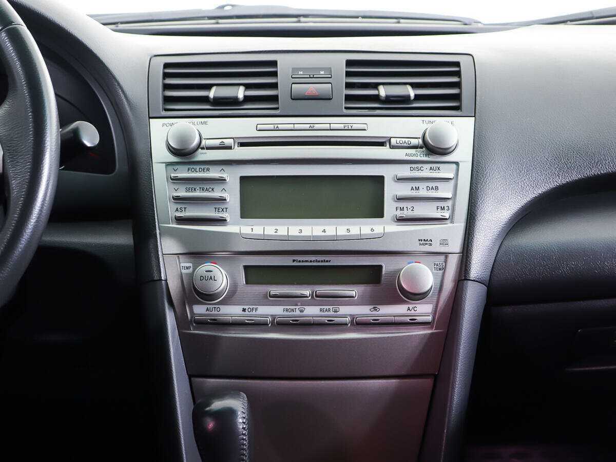 Б/У Тойота Камри 2010 года. Фото: #11