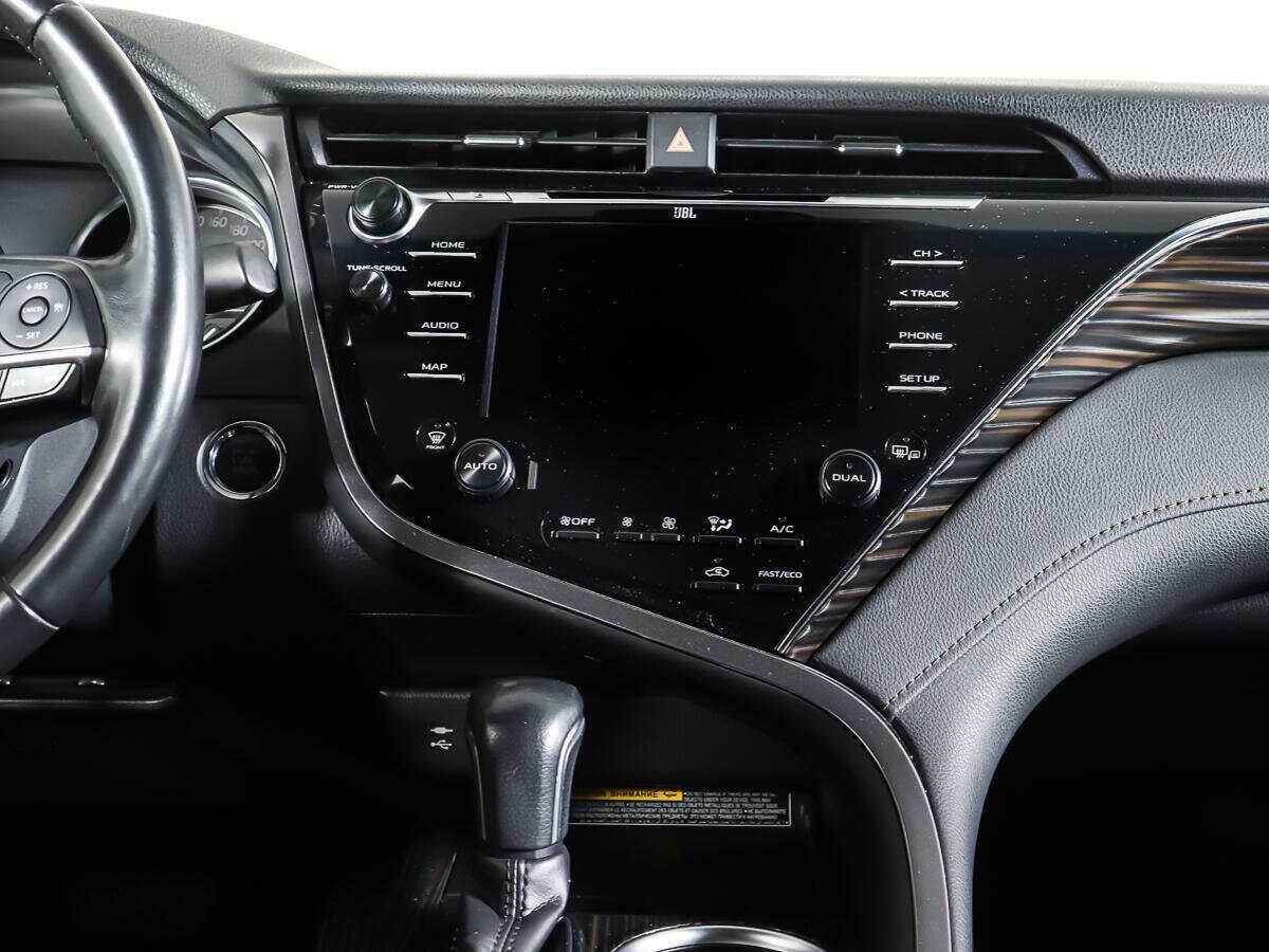 Б/У Тойота Камри 2019 года. Фото: #11