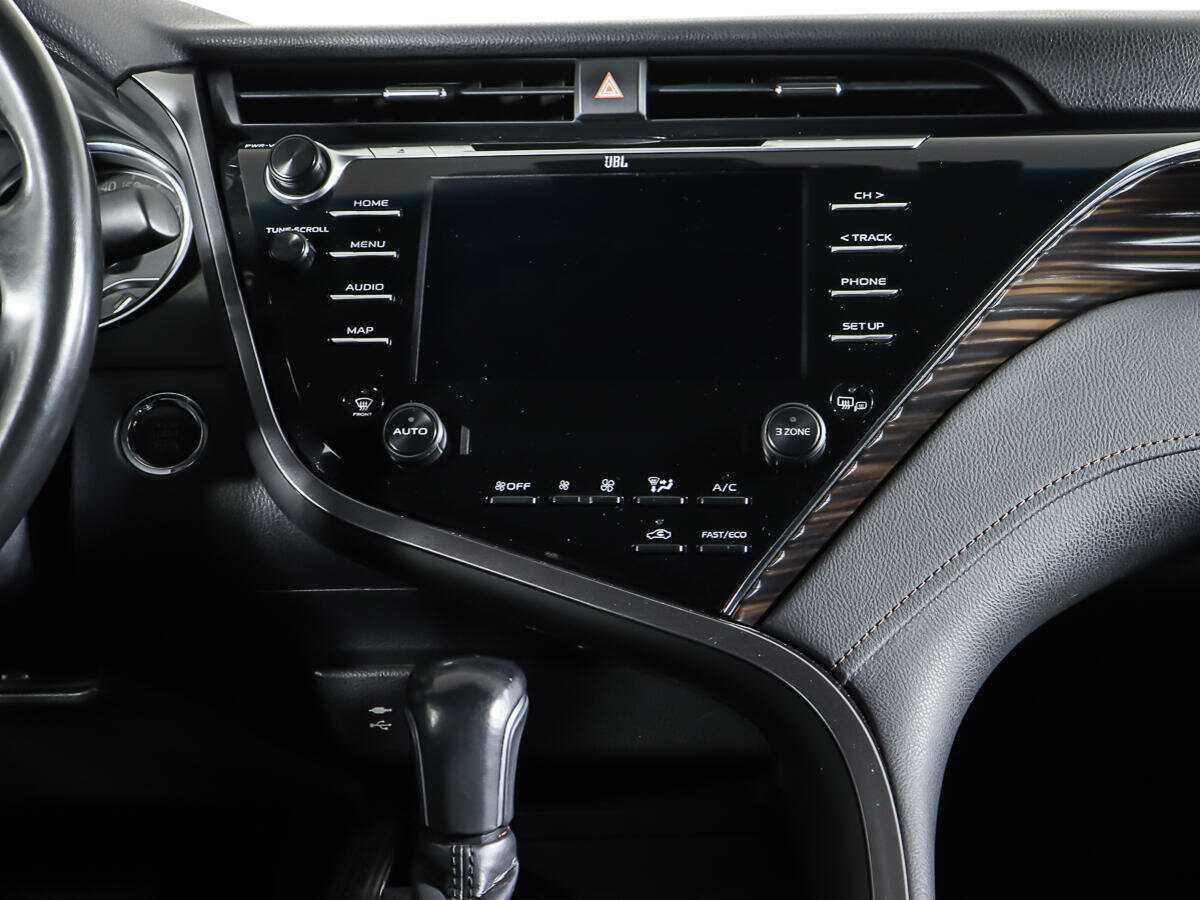 Б/У Тойота Камри 2018 года. Фото: #13