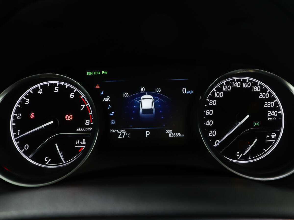 Б/У Тойота Камри 2018 года. Фото: #15