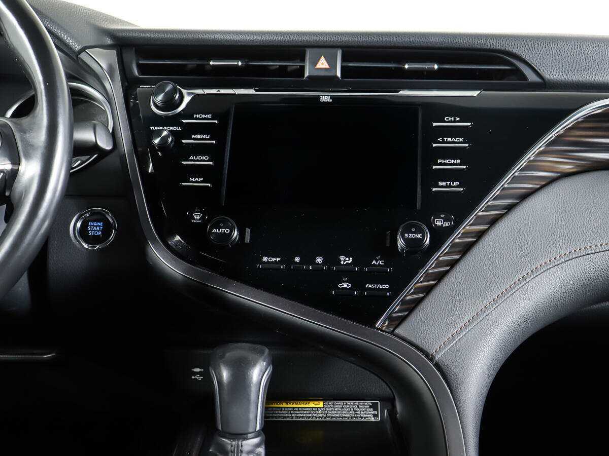 Б/У Тойота Камри 2018 года. Фото: #13