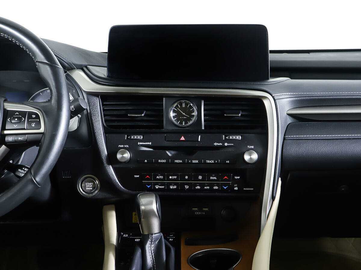 Б/У Лексус Р-Икс 2022 года. Фото: #10