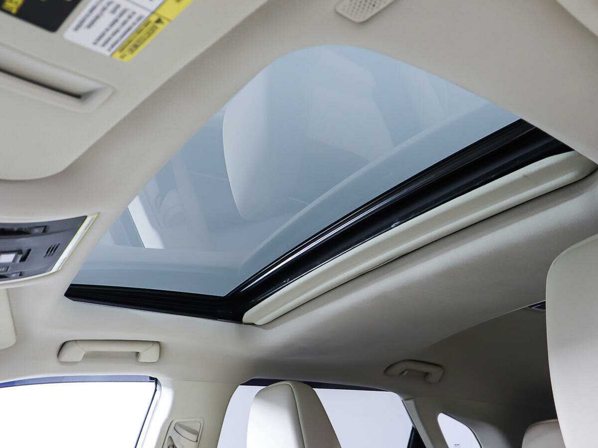 Б/У Лексус Р-Икс 2022 года. Фото: #18