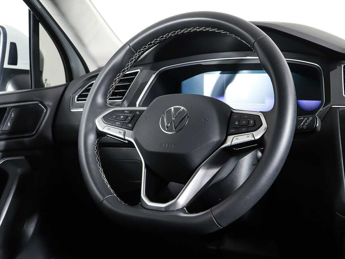 Б/У Фольксваген Тигуан 2022 года. Фото: #15