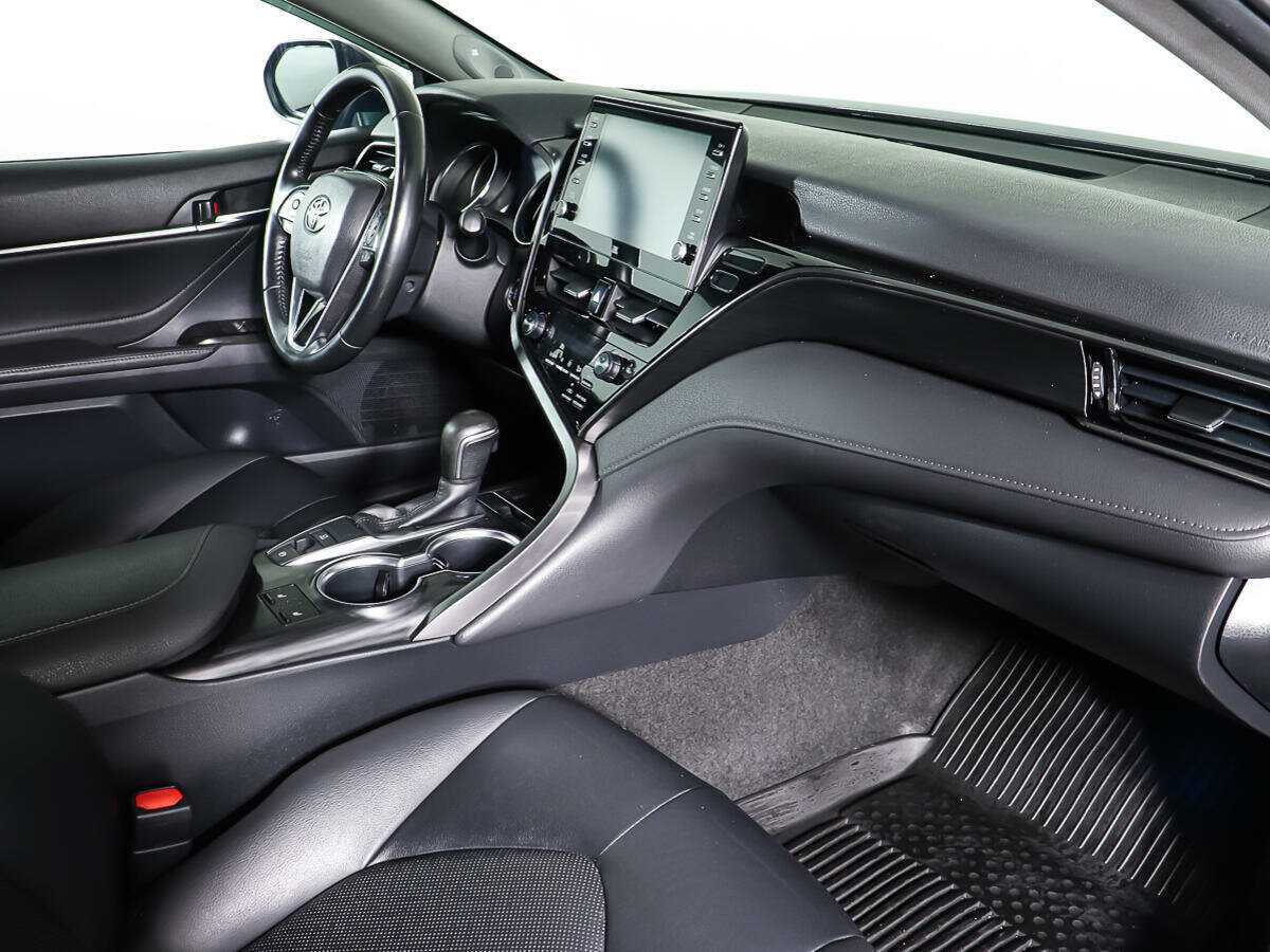 Б/У Тойота Камри 2021 года. Фото: #8