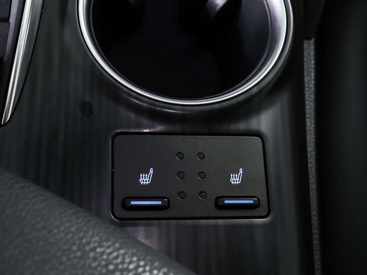 Б/У Тойота Камри 2021 года. Фото: #16