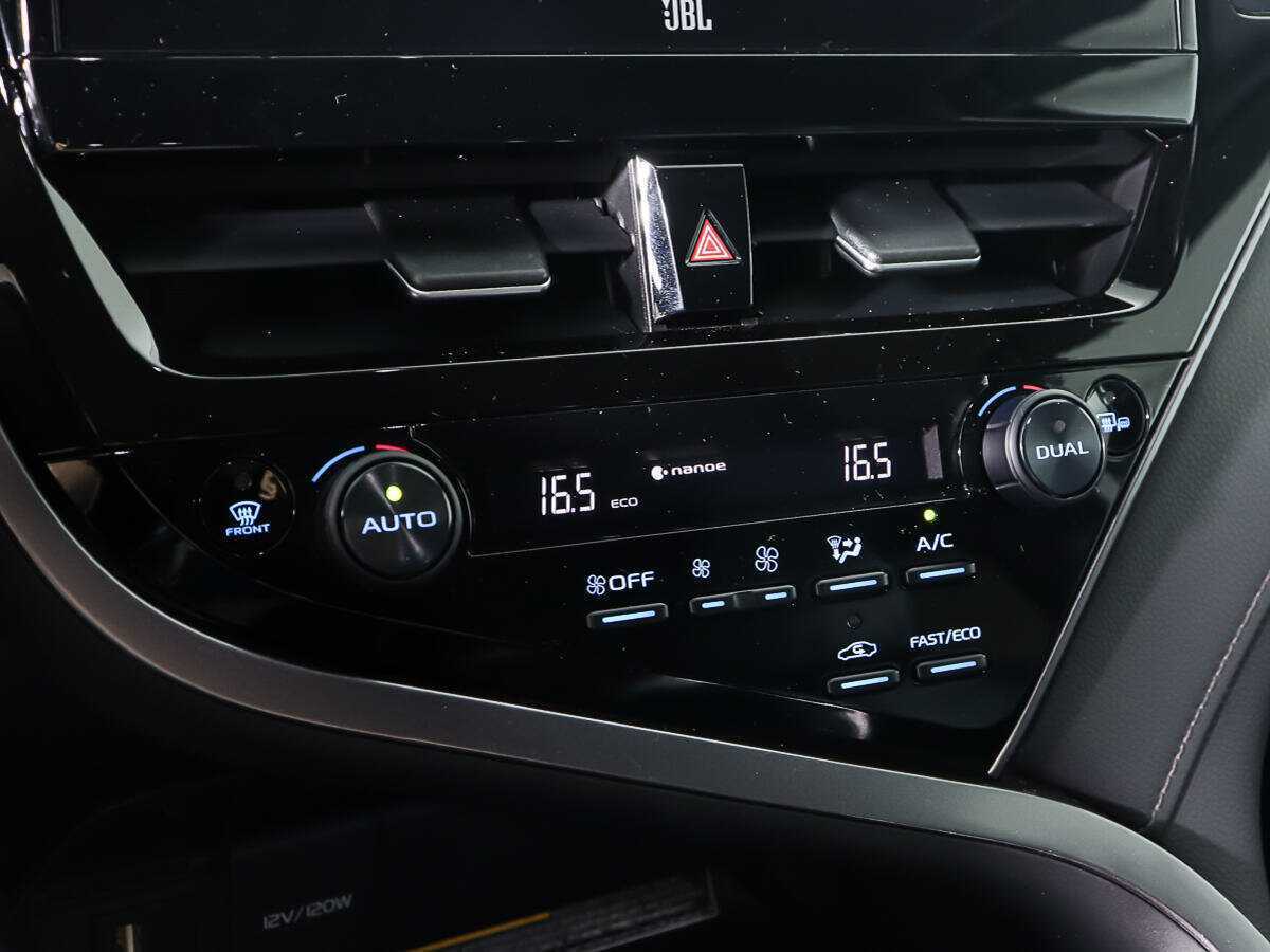 Б/У Тойота Камри 2021 года. Фото: #17