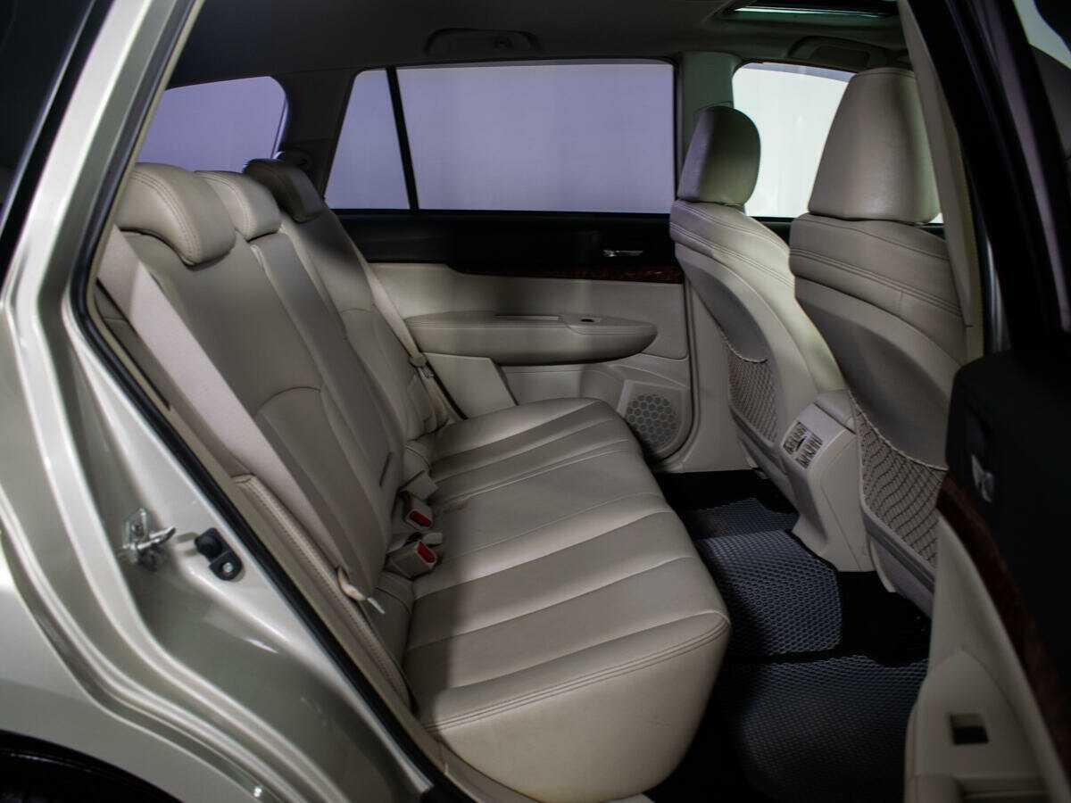 Б/У Субару Аутбэк 2011 года. Фото: #9