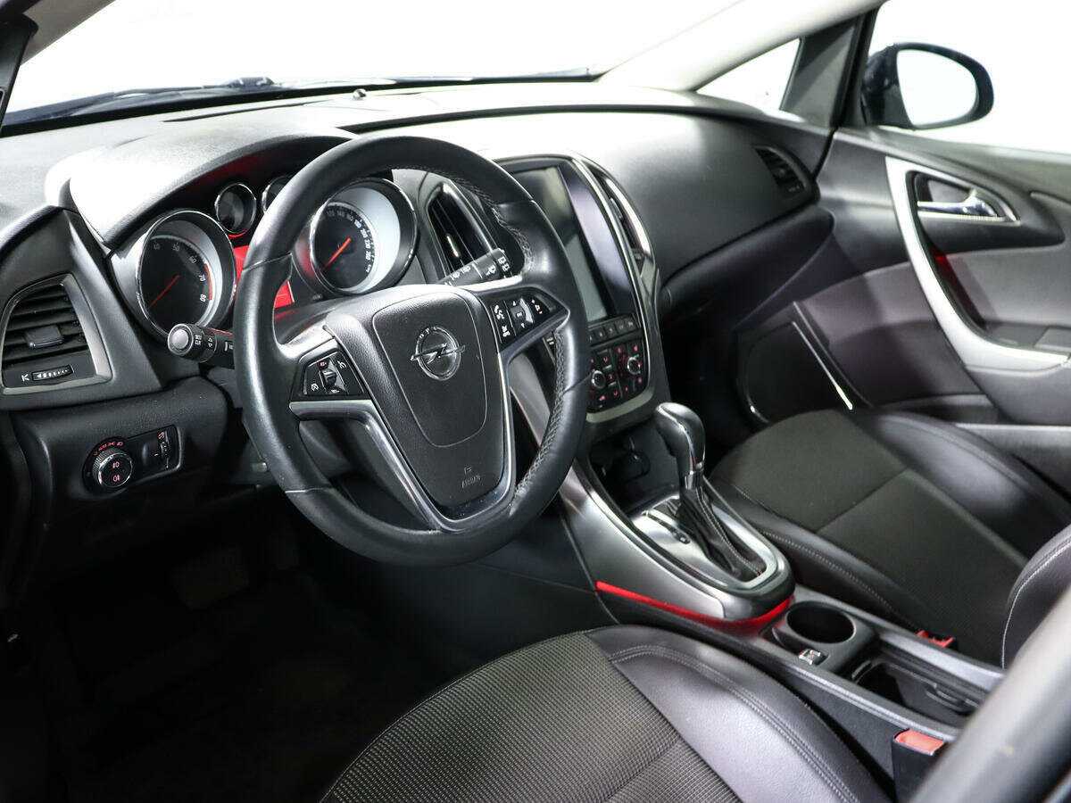 Б/У Опель Астра 2011 года. Фото: #11