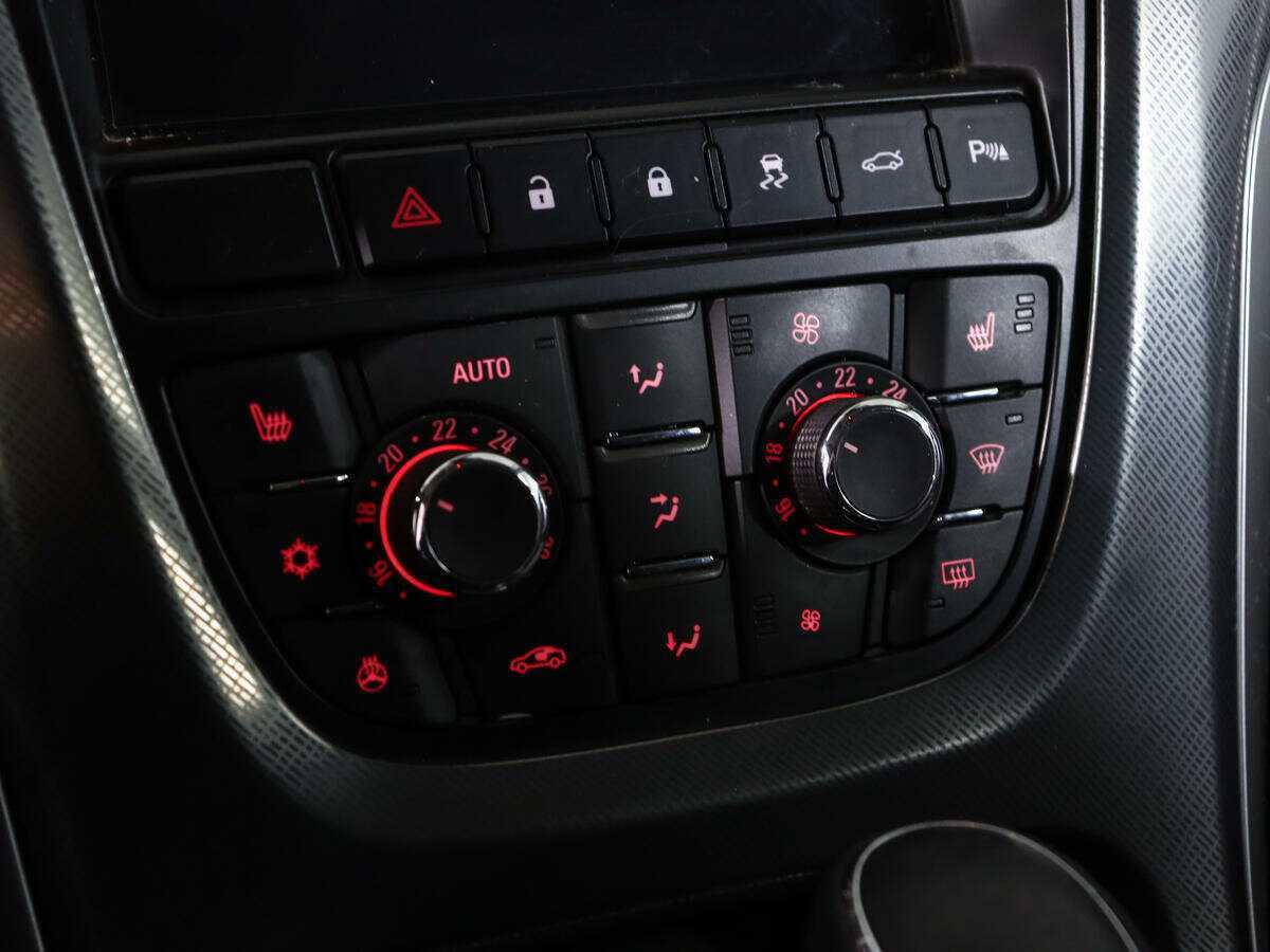 Б/У Опель Астра 2011 года. Фото: #15