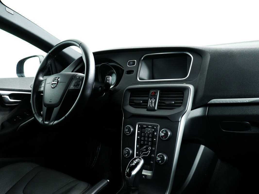 Б/У Вольво В40 Кросс Кантри 2017 года. Фото: #8