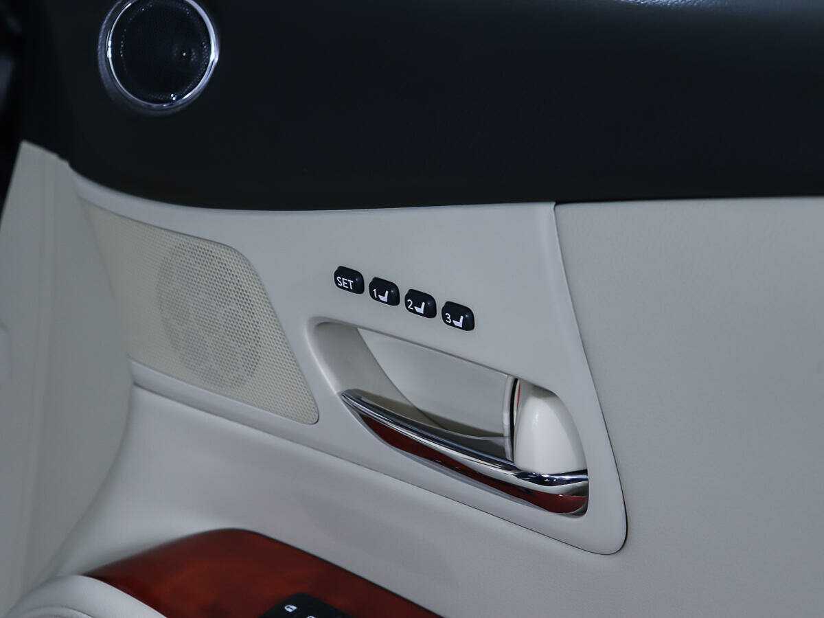 Б/У Лексус Р-Икс 2010 года. Фото: #17