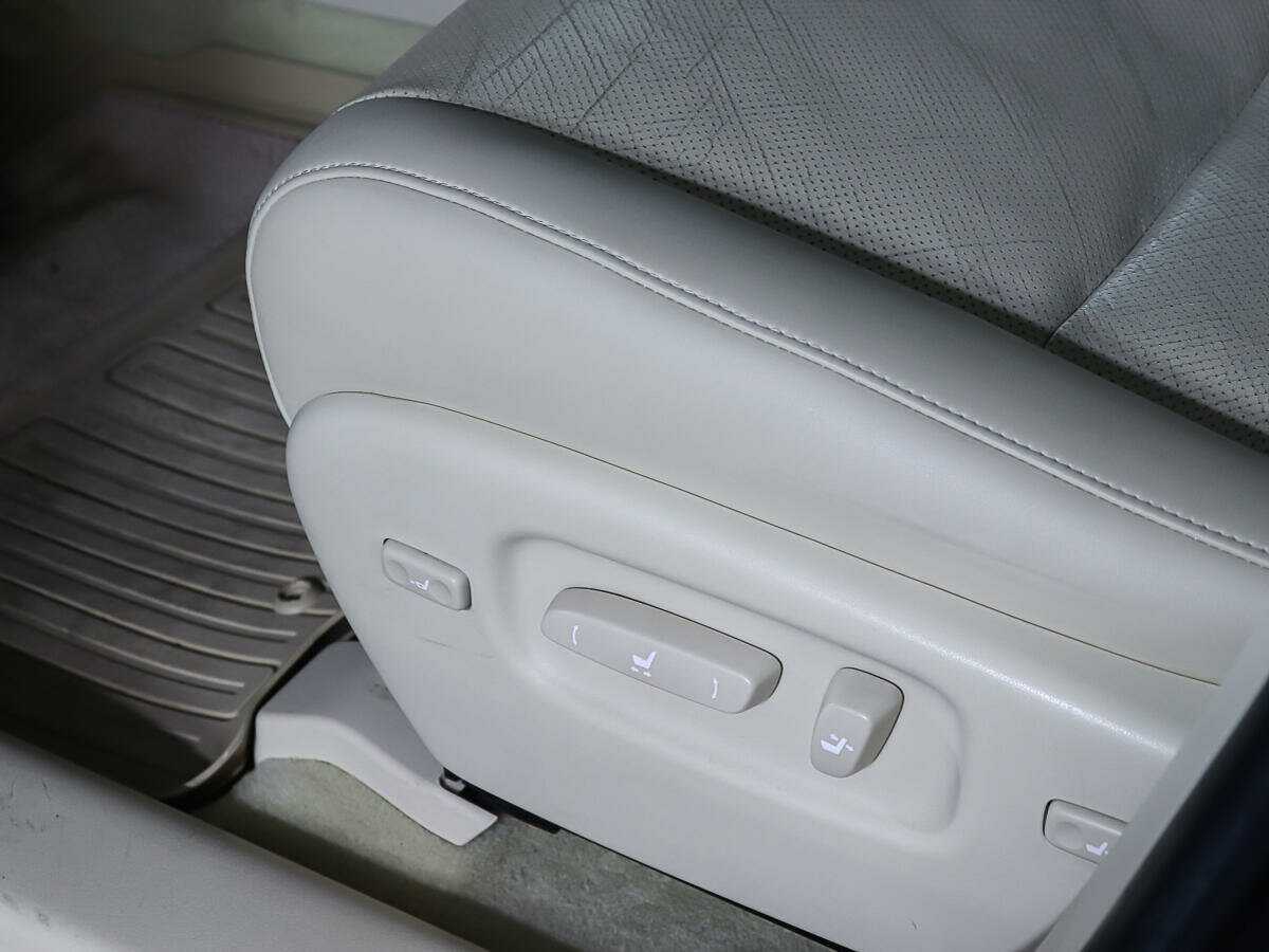 Б/У Лексус Р-Икс 2010 года. Фото: #19