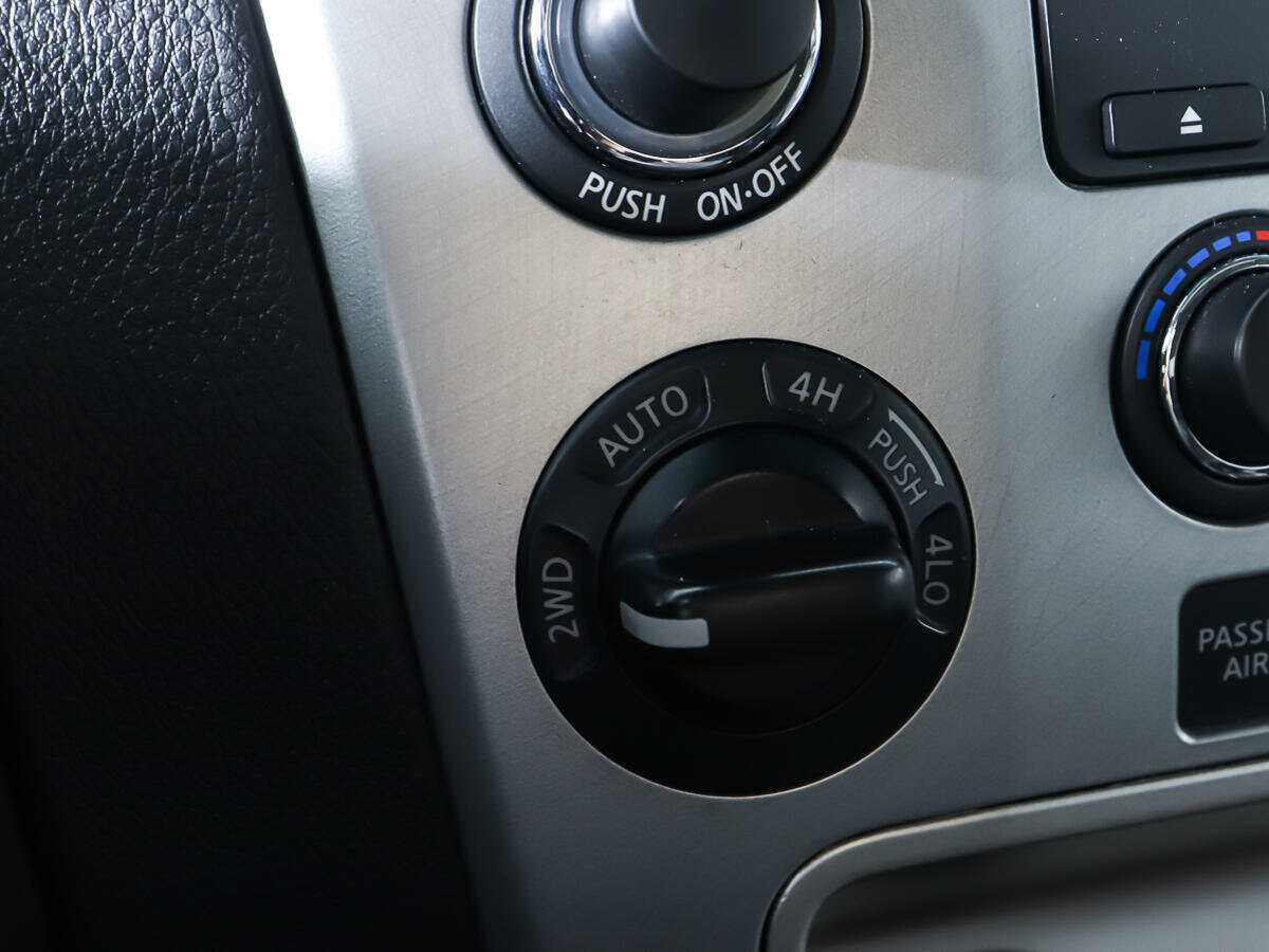 Б/У Инфинити К-Икс56 2008 года. Фото: #15