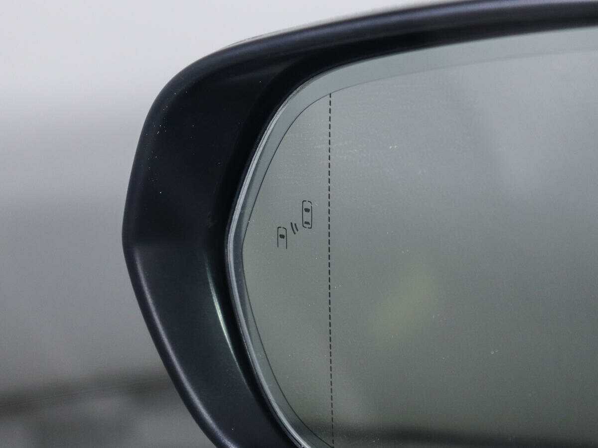 Б/У Лексус Р-Икс 2021 года. Фото: #18