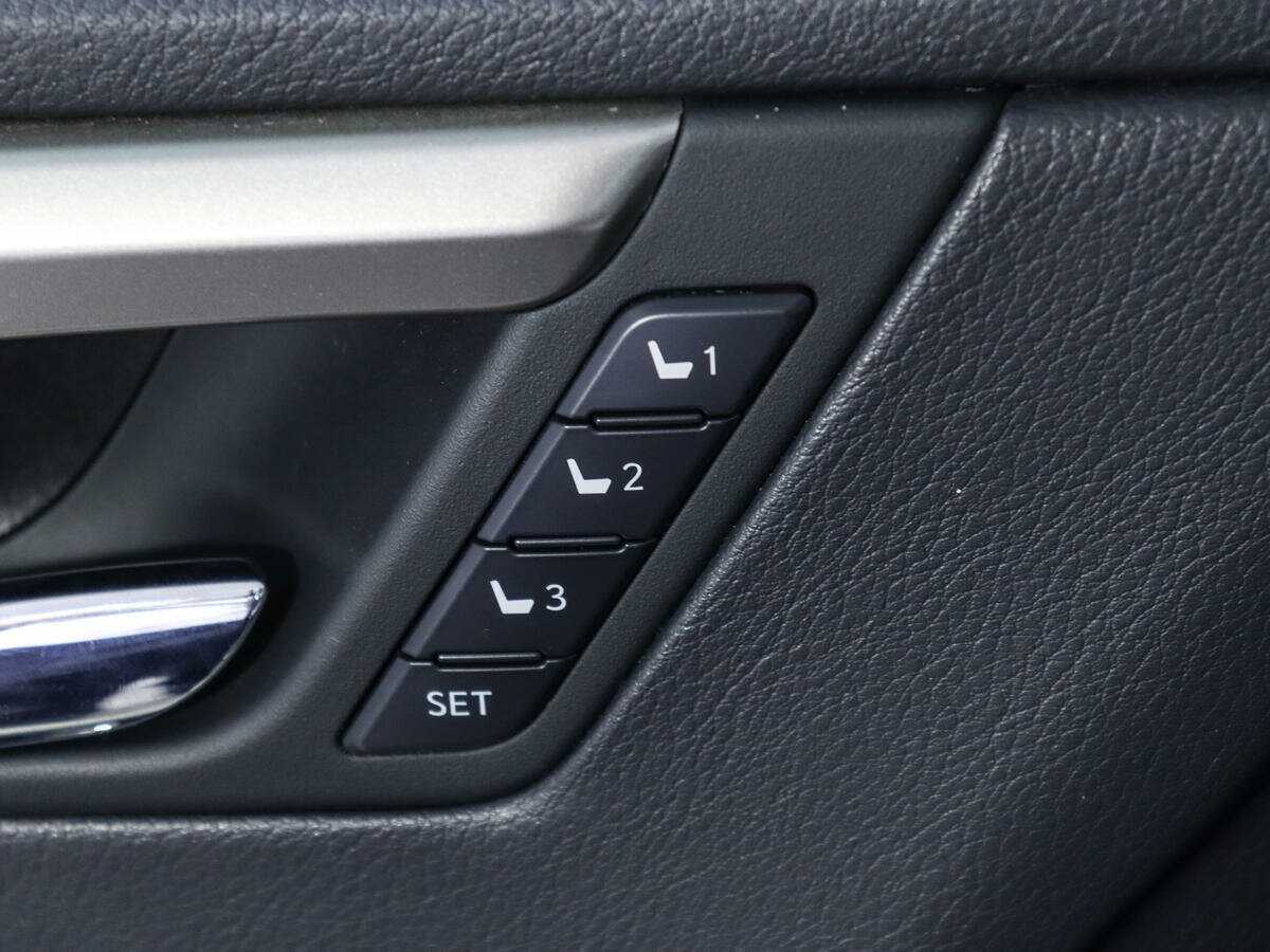 Б/У Лексус Р-Икс 2021 года. Фото: #20