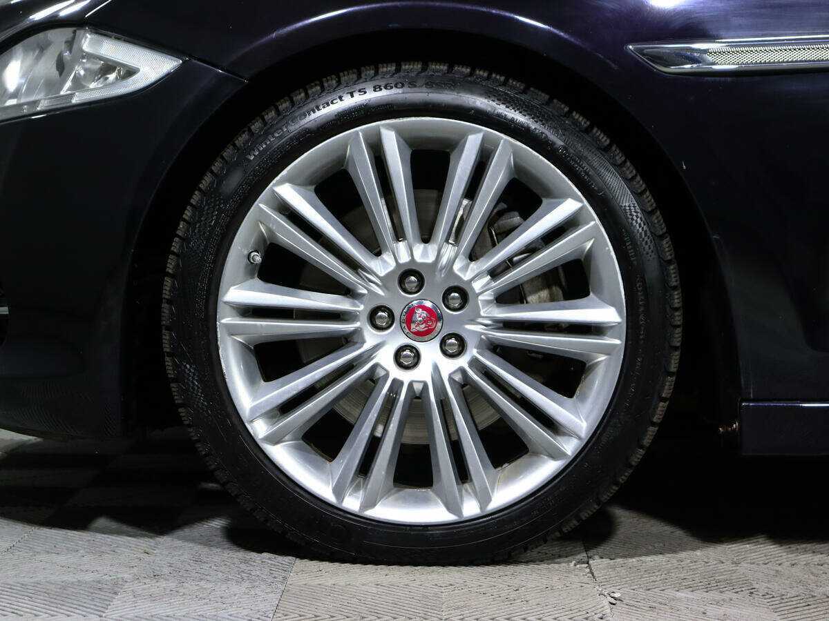 Б/У Ягуар ИксДжи 2014 года. Фото: #12