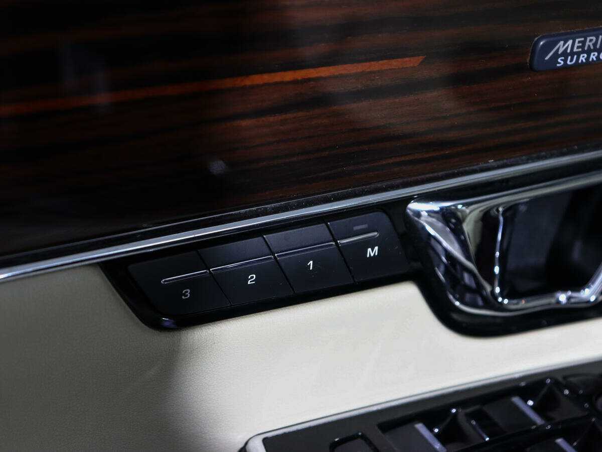 Б/У Ягуар ИксДжи 2014 года. Фото: #26