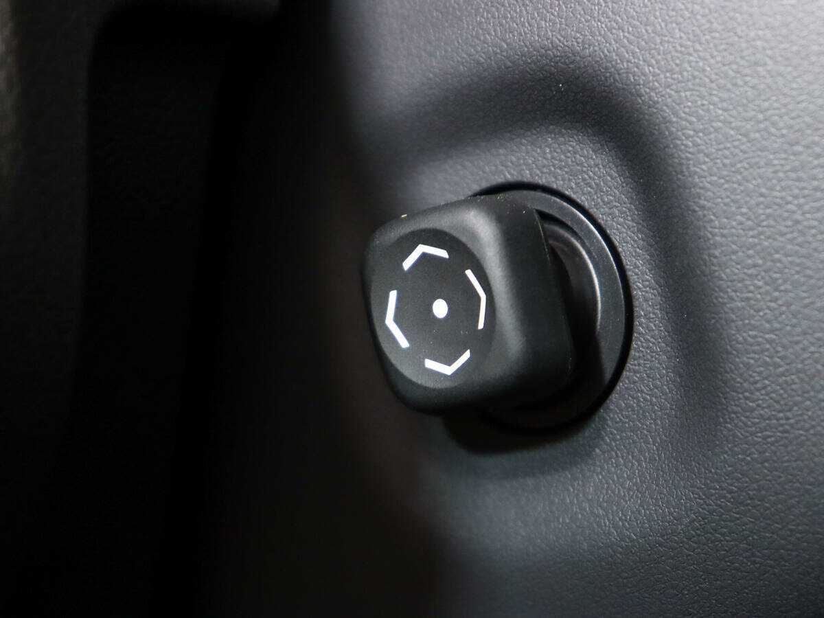 Б/У Лексус ЕС 2021 года. Фото: #12