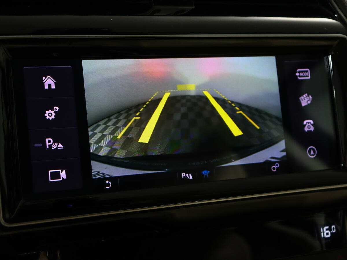 Б/У Ягуар Ф-Пэйс 2016 года. Фото: #14