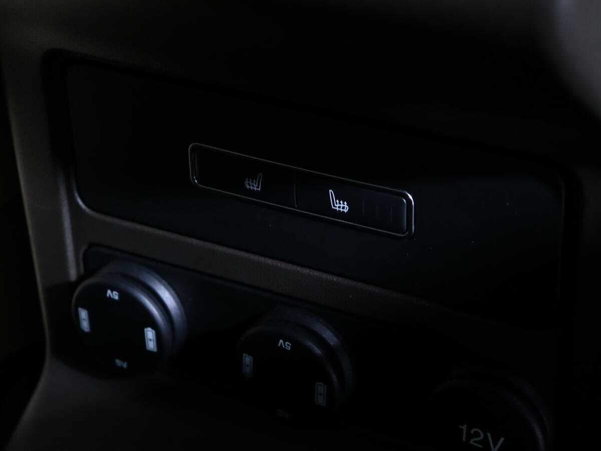 Б/У Ягуар Ф-Пэйс 2016 года. Фото: #16