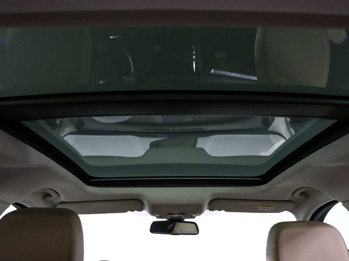 Б/У Ягуар Ф-Пэйс 2016 года. Фото: #17