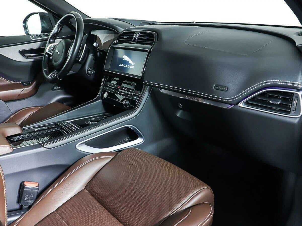 Б/У Ягуар Ф-Пэйс 2018 года. Фото: #8