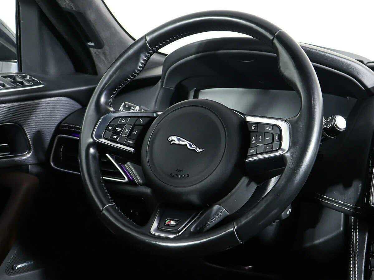 Б/У Ягуар Ф-Пэйс 2018 года. Фото: #9