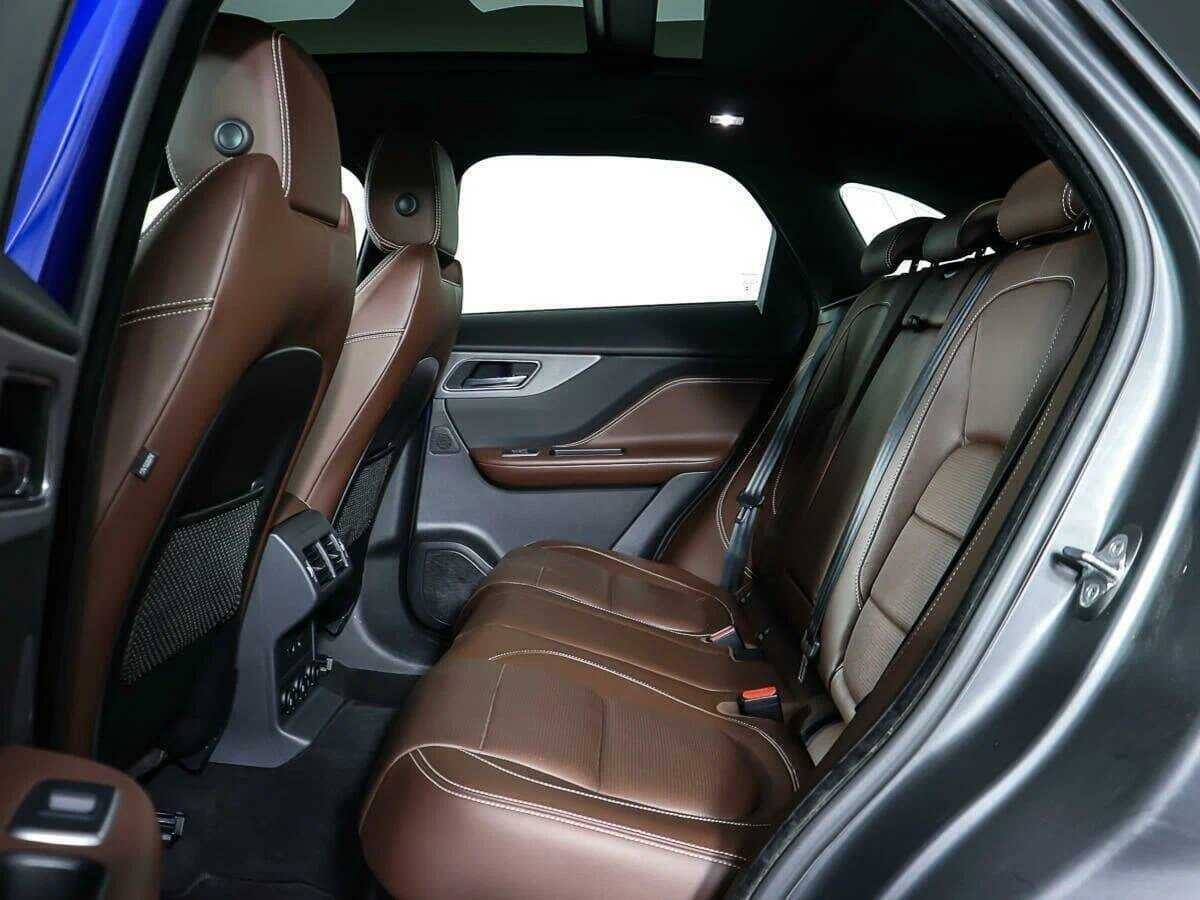 Б/У Ягуар Ф-Пэйс 2018 года. Фото: #13