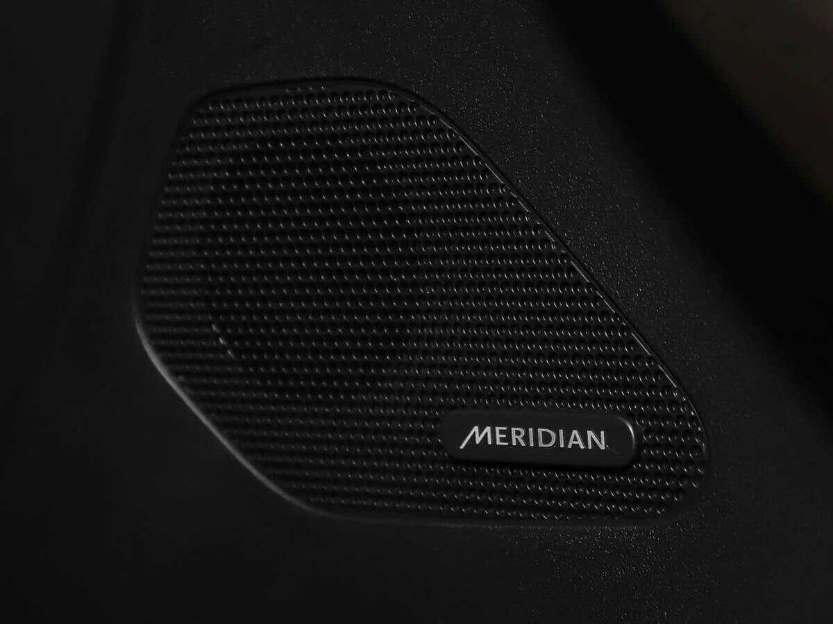 Б/У Ягуар Ф-Пэйс 2018 года. Фото: #18