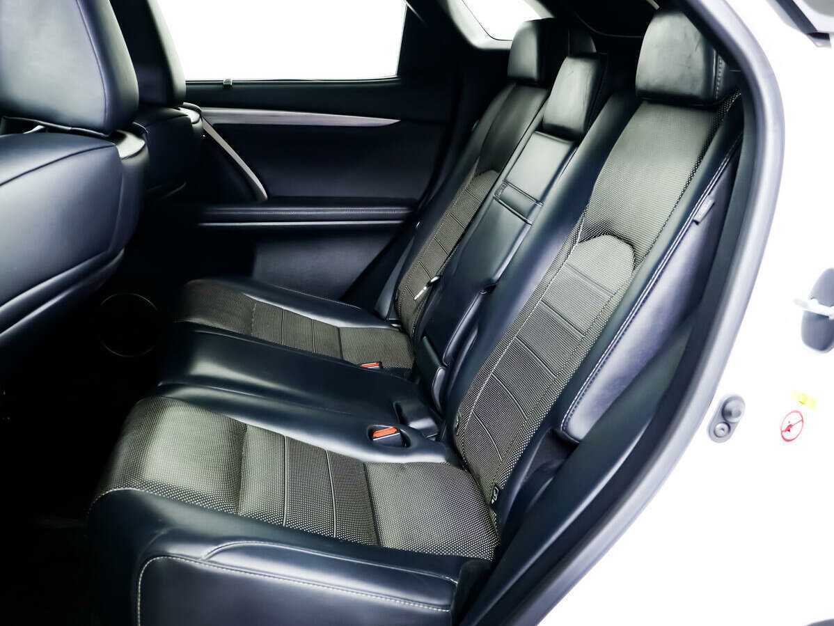 Б/У Лексус Р-Икс 2018 года. Фото: #9